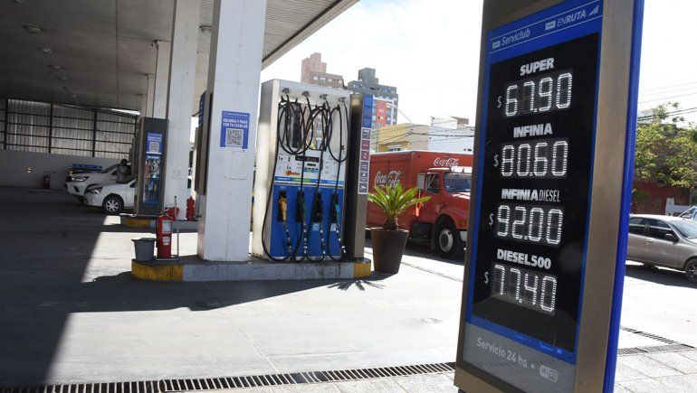 Por los cortes de ruta, ya faltan combustibles en Neuquén capital