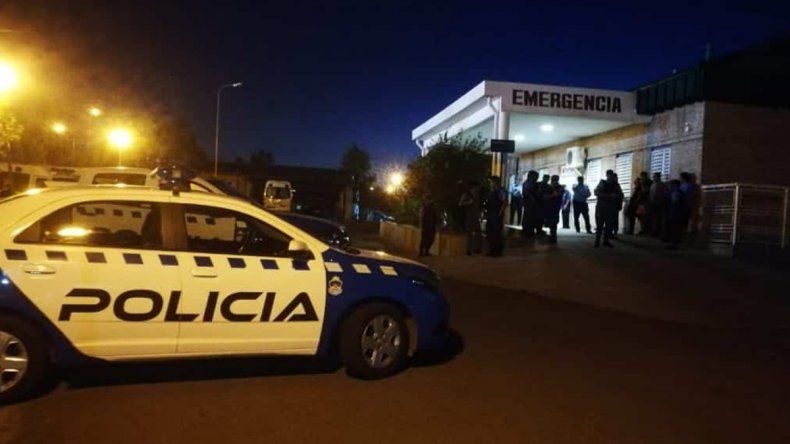 Se subió a un taxi, se desvaneció y murió: le habían pegado un tiro en la espalda