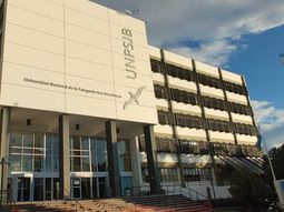 La sede de la Universidad Nacional de la Patagonia San Juan Bosco (UNPSJB) en Comodoro Rivadavia. La sede de la Universidad Nacional de la Patagonia San Juan Bosco (UNPSJB) en Comodoro Rivadavia.