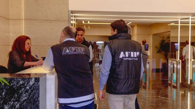 AFIP investiga a intermediarios en la venta de bebidas, alimentos y tabaco