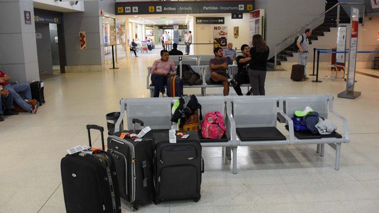 Por las asambleas, se canceló un vuelo de Aerolíneas a Neuquén