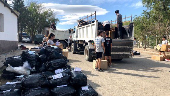 La historia del grupo y la influencer que llevan solidaridad al norte neuquino