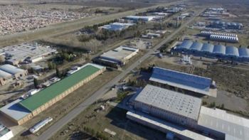 La nueva sub zona franca de Trelew abarca 165 hectáreas del ex parque industrial de Trelew, y complementa la del puerto de Comodoro Rivadavia. La nueva sub zona franca de Trelew abarca 165 hectáreas del ex parque industrial de Trelew, y complementa la del puerto de Comodoro Rivadavia.