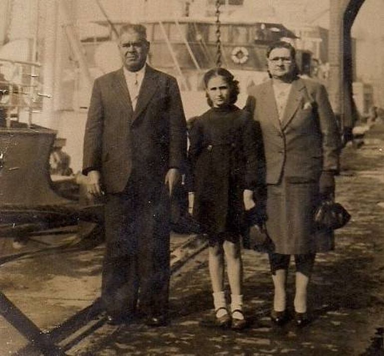 Gladys y sus padres.