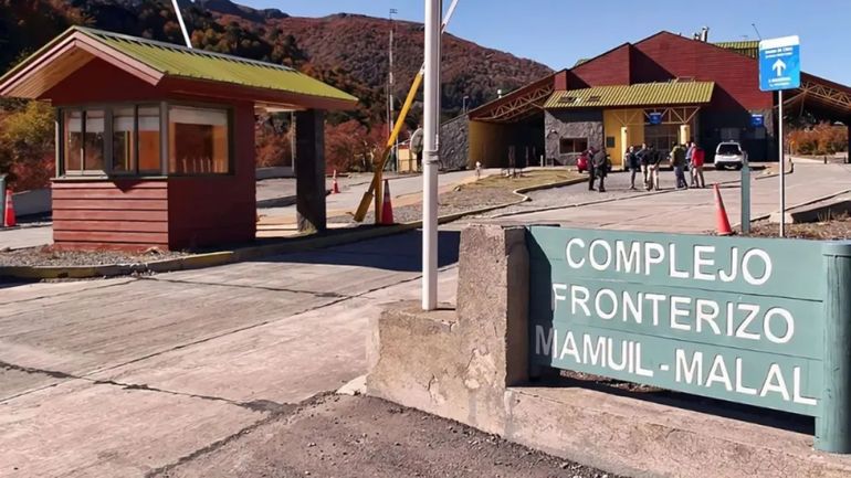 Mamuil Malal: con el incendio en el Valle Magdalena contenido, esperan habilitar el paso