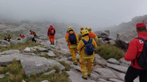 rescataron a las 75 personas varadas en el cerro champaqui rescataron a las 75 personas varadas en el cerro champaqui