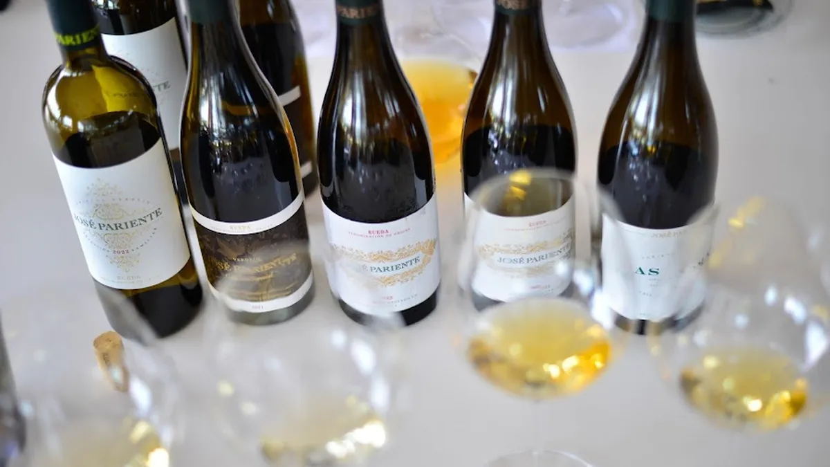 De menos a más: una escala simple para entender los vinos blancos