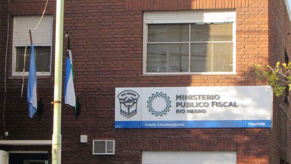 Le pegaron un tiro para robarle las zapatillas