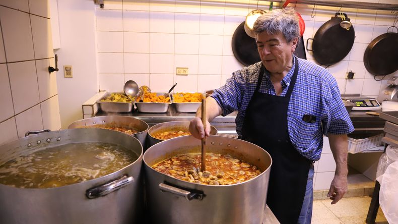 Neuquinos de varios rubros trabajaron este 1 de Mayo a pesar del feriado.