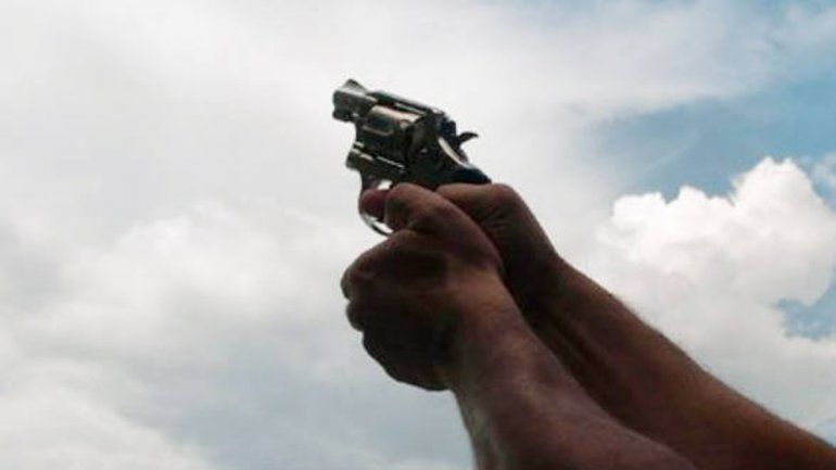 Celebró las fiestas con tiros al aire y lo detuvieron