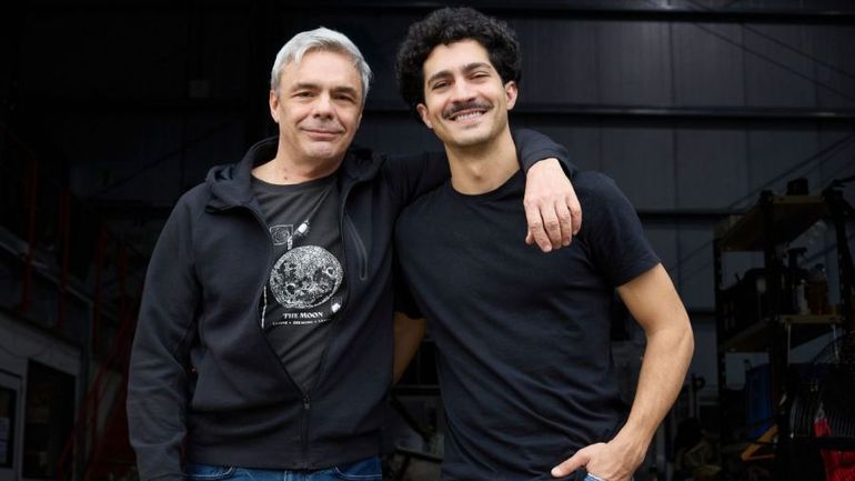 El Chino Darín junto a Sebastián Borensztein, autor y director de la miniserie. El Chino Darín junto a Sebastián Borensztein, autor y director de la miniserie.