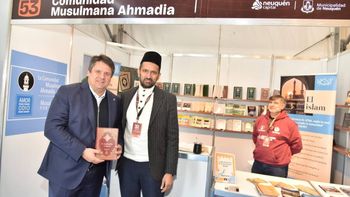 con un mensaje de paz, los musulmanes participan por primera vez en la feria del libro de neuquen con un mensaje de paz, los musulmanes participan por primera vez en la feria del libro de neuquen