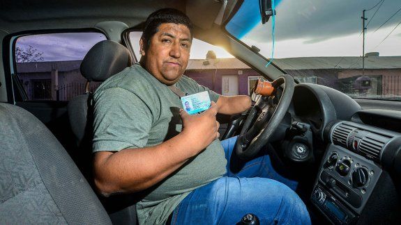 La discapacidad no le saca la ilusión de ser taxista