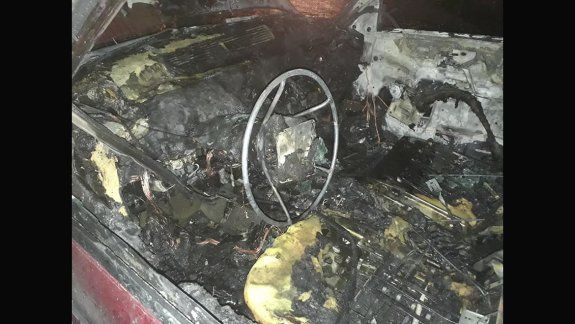 dejo la camioneta en el taller, la robaron y se la prendieron fuego
