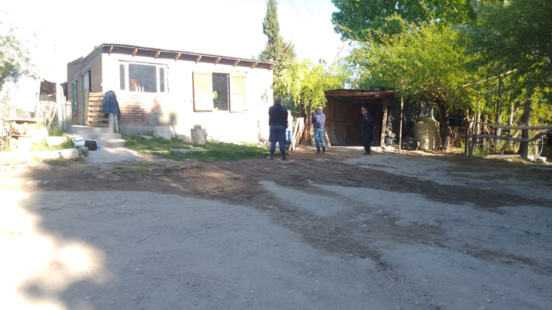 Femicidio en Buta Ranquil: la fiscalía busca el arma homicida en una laguna