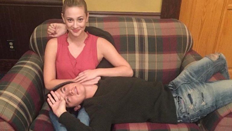 Cole Sprouse cuenta cómo fue su primer beso