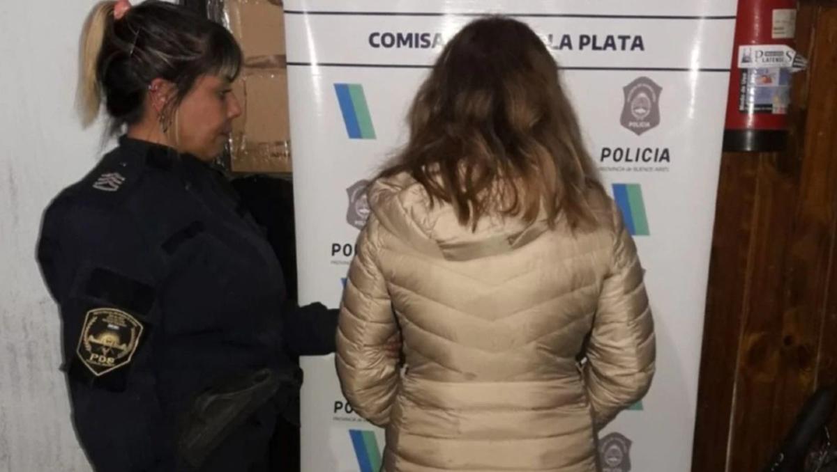 Una mujer intentó arrojarse a las vías del tren con su hijo en brazos