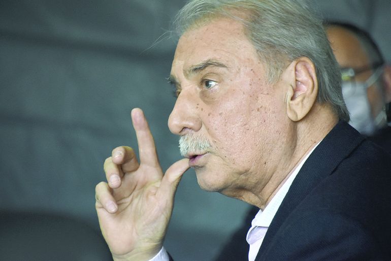 Jorge Sobisch le firmó dos rebajas de pena y Felipe Sapag una. Así fue como el primer violador serial de Neuquén logró acortar su condena.