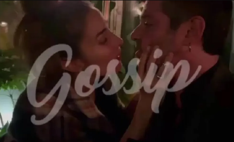 En el programa Gossip, la periodista Pilar Smith mostró la foto donde se ve a Juana Viale besando a su novio suizo, Rodrigo Pahlen. En el programa Gossip, la periodista Pilar Smith mostró la foto donde se ve a Juana Viale besando a su novio suizo, Rodrigo Pahlen.