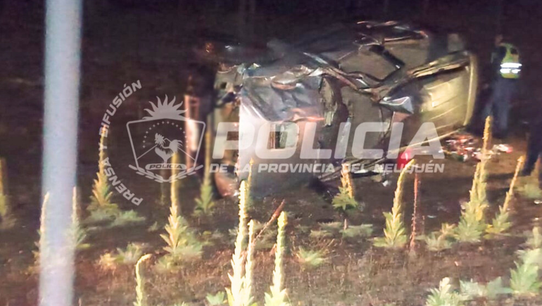 Grave vuelco en Ruta 23: dos mujeres salieron despedidas de una Toyota y están graves