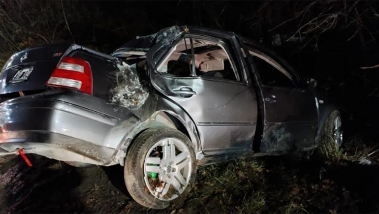 Un joven volcó con el auto que su papá había comprado hace cinco días