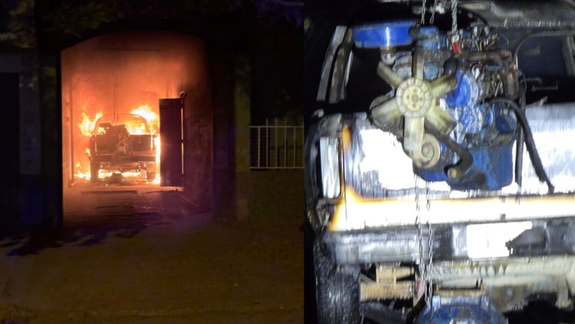 Las pérdidas materiales dentro del taller mecánico de Centenario fueron totales, pero los Bomberos pudieron evitar que las llamas se propaguen hacia las casas linderas.