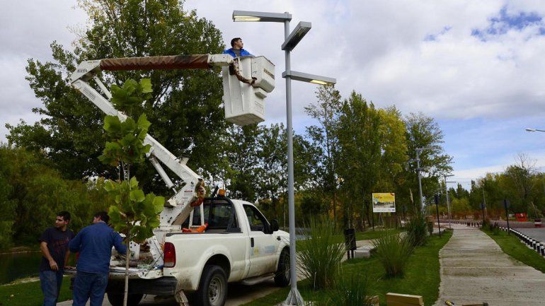 Rompieron 11 luces del Paseo de la Costa en menos de dos semanas