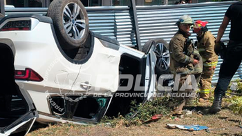 La Policía dio nueva información del vuelco en avenida Mosconi. La Policía dio nueva información del vuelco en avenida Mosconi.