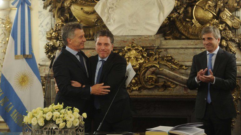 Caputo: Nación está explorando alternativas de financiamiento