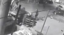 Fuentes policiales revelaron que el femicida y la víctima tenían hijos en común, pero además precisaron que no era la primera vez que ejercía violencia contra ella.