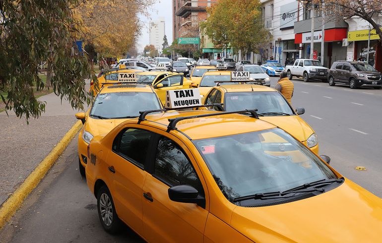 Los taxis y remisses también aumentan semestralmente por ordenanza. Los taxis y remisses también aumentan semestralmente por ordenanza.