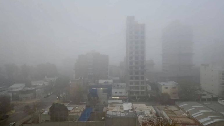 La neblina en la ciudad de Neuquén.
