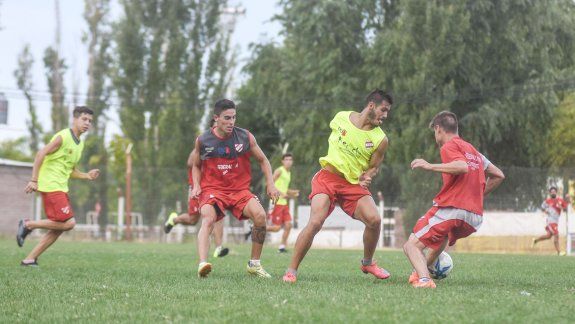El equipo hoy vuelve a entrenar de cara al clásico del sábado.