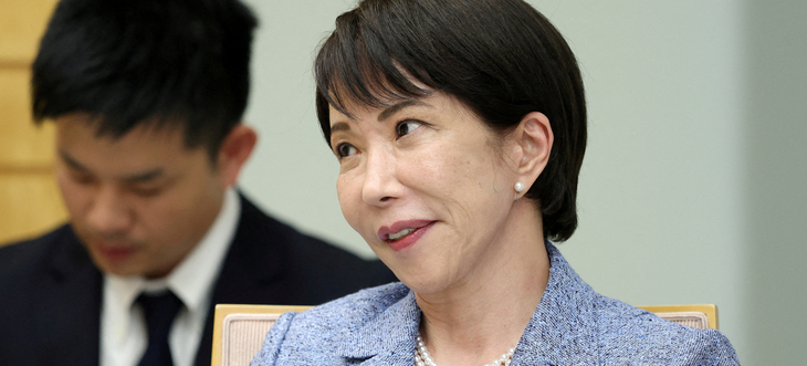 Sanae Takaichi, primera ministra de Japón, habla durante una reunión en la oficina de la primera ministra en Tokio, Japón. Sanae Takaichi, primera ministra de Japón, habla durante una reunión en la oficina de la primera ministra en Tokio, Japón.