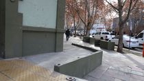 tras el desalojo de las comunidades mapuche, removieron las barandas de casa de gobierno