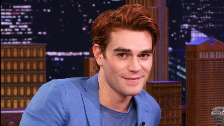 KJ Apa actor de Riverdale