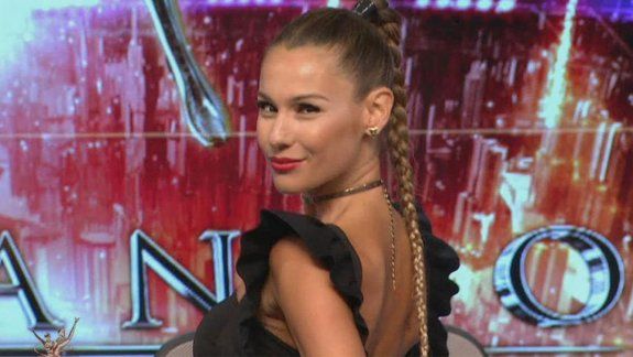 pampita incendio el bailando con un look sin ropa interior