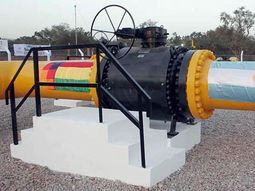 El gas fue producido en la Cuenca Neuquina y transportado por las redes troncales de TGN y TGS hasta Campo Durán, en Salta. El gas fue producido en la Cuenca Neuquina y transportado por las redes troncales de TGN y TGS hasta Campo Durán, en Salta.