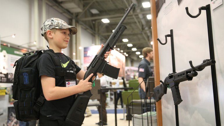 Insólito: lanzan en EE.UU. un rifle para los niños