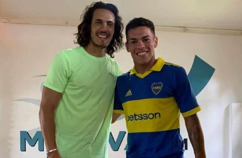 Dos uruguayos nacidos en Salto: Cavani y su compatriota que ahora es refuerzo de Cipolletti.&nbsp;