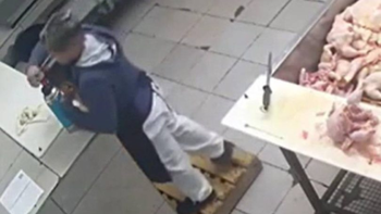 La mujer fue imputada por lesiones leves y su compañero de trabajo se encuentra estable. La mujer fue imputada por lesiones leves y su compañero de trabajo se encuentra estable.