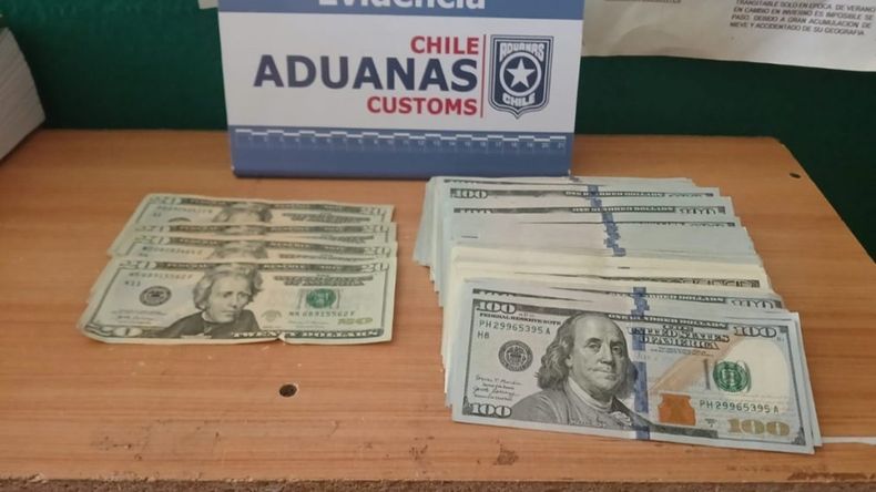 El sujeto tenía 22.900 dólares en efectivo.