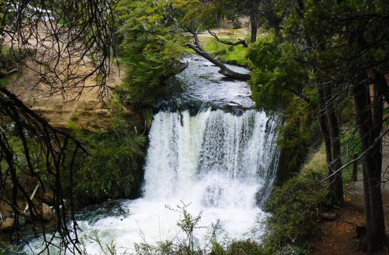 La cascada del arroyo Nant y Fall, en Chubut. La cascada del arroyo Nant y Fall, en Chubut.