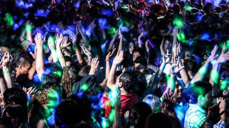 Las fiestas deberán contar con médicos y la provisión de agua potable.