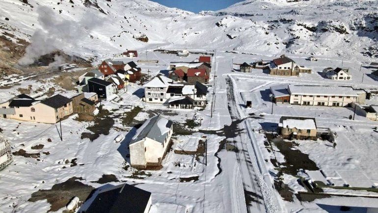 Caviahue: nieve, turismo y quejas por los servicios