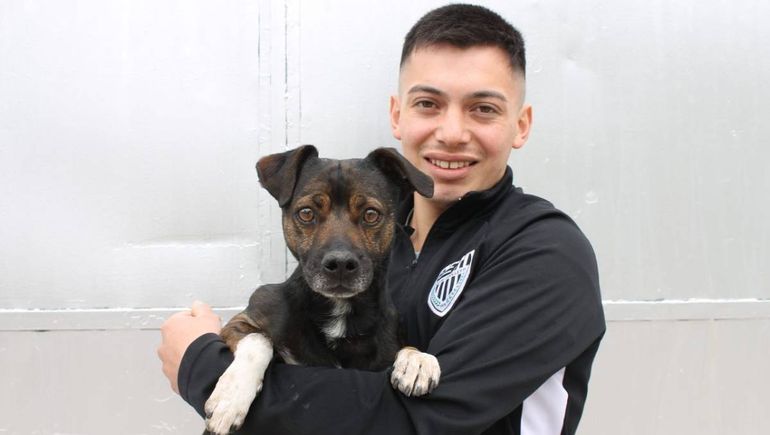 Francisco tiene 22 años y vio por última vez a su mamá