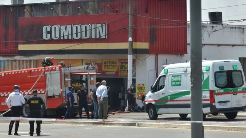 Tragedia en un supermercado: al menos 5 muertos y 33 intoxicados