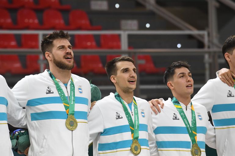 Agustín Pérez Tapia, en el podio y con la medalla dorada en el pecho. Foto: Sergio Dovio. Agustín Pérez Tapia, en el podio y con la medalla dorada en el pecho. Foto: Sergio Dovio.
