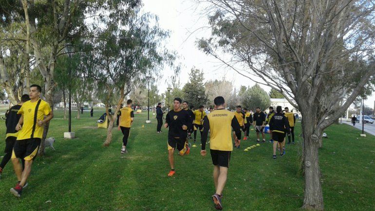 El equipo de Gabriel Lineares buscará hacerse fuerte en Chubut.