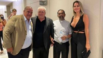 carolina losada: lo de las tetas esta manijeado por alguien, es claro carolina losada: lo de las tetas esta manijeado por alguien, es claro